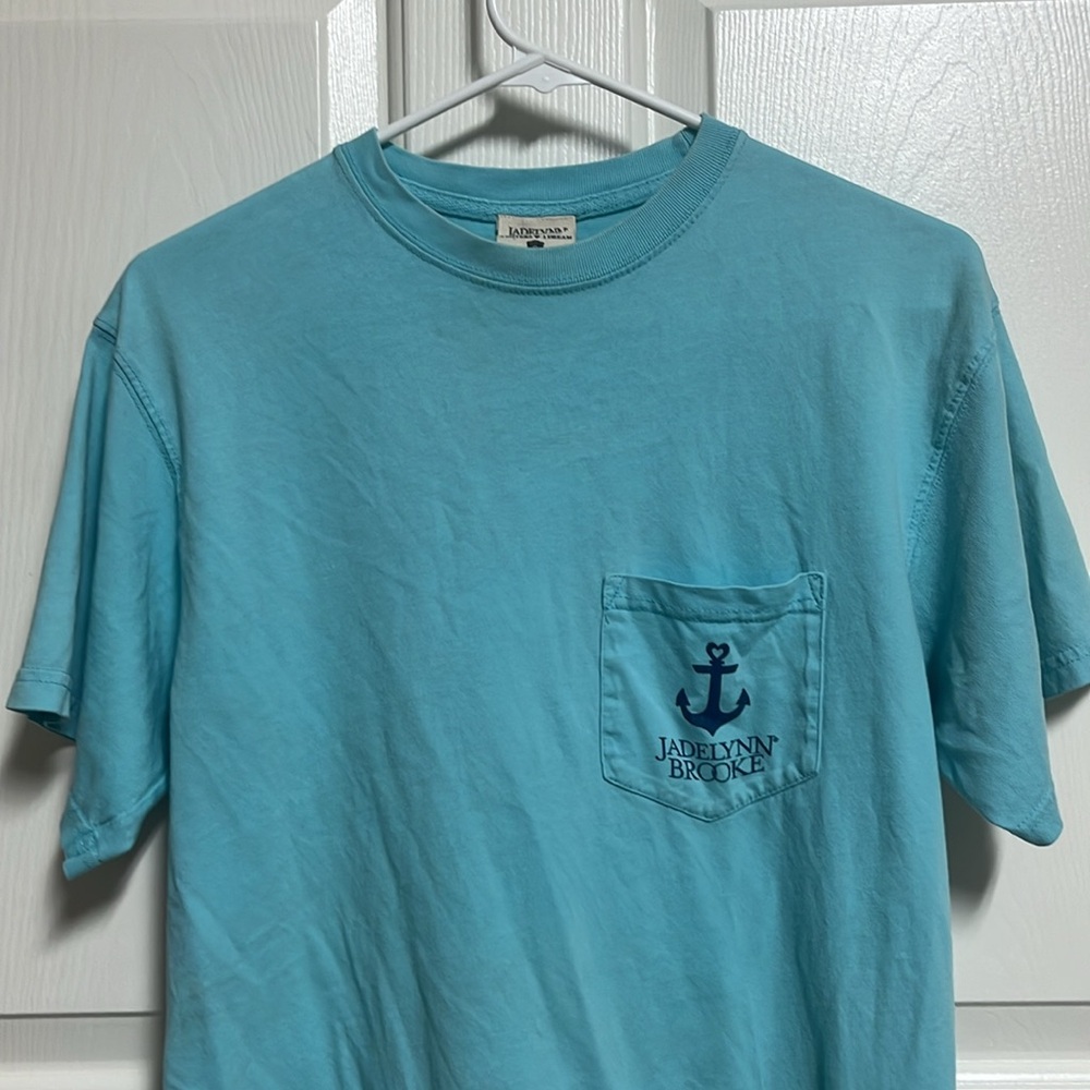 Jadelynn Brooke Living on Lake Time Women’s Tee Shirt Size Small